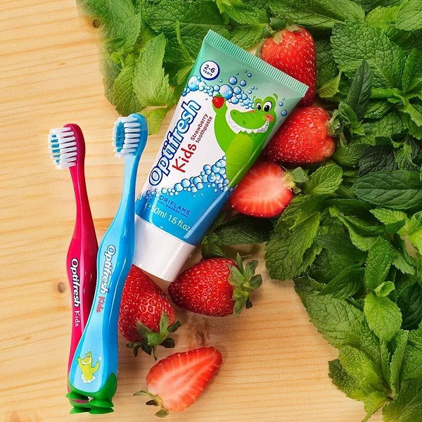 Kem đánh răng trẻ em Optifresh Kids Strawberry Toothpaste  review