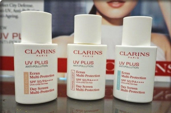 kem chống nắng clarins review