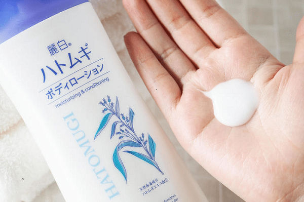 texture sữa rửa mặt Hatomugi