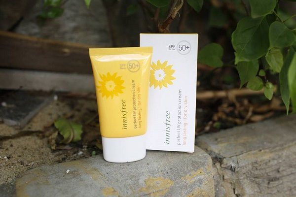 kem chống nắng Innisfree Perfect UV Protection Cream Long Lasting SPF50+/PA+++ For Dry Skin