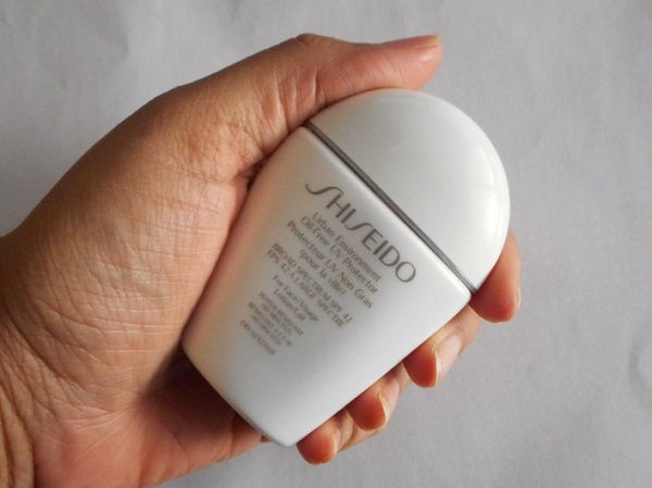 kem chống nắng không màu Shiseido Oil-Free UV Protector SPF 42 Sunscreen