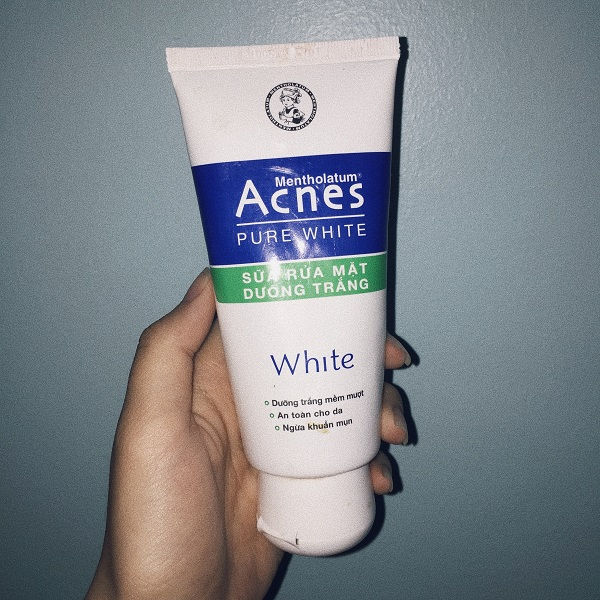  Sữa rửa mặt dưỡng trắng Acnes Pure White Cleanser