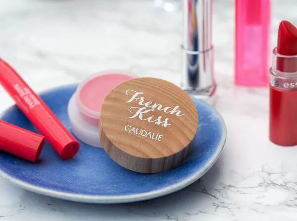 son dưỡng môi caudalie review