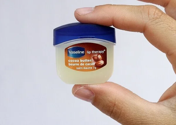son dưỡng vaseline