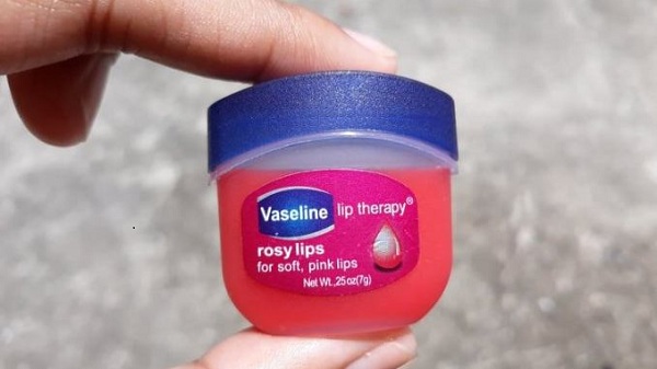 son dưỡng môi vaseline lip therapy