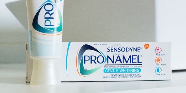 Kem đánh răng Sensodyne Pronamel Gentle Whitening chống ê buốt