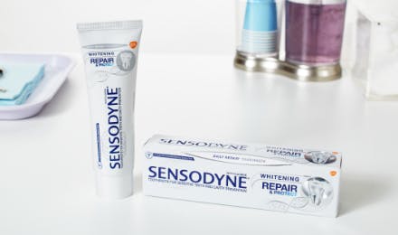 Kem đánh răng Sensodyne mua/bán chính hãng ở đâu? Giá bao nhiêu tiền?
