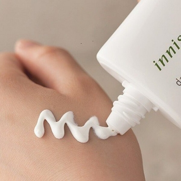 Kem chống nắng Innisfree Daily UV Protection Cream Mild SPF35/PA++ review