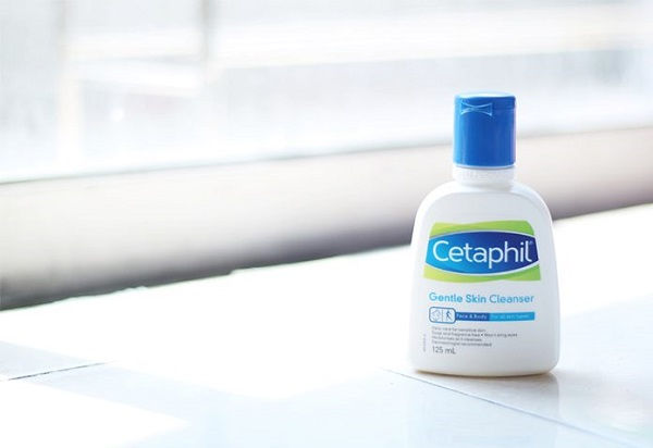 Sữa rửa mặt Cetaphil Gentle Skin Cleanser cho mọi loại da.