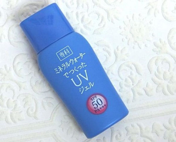 Kem chống nắng Shiseido Senka Mineral Water UV Gel SPF50 PA+++