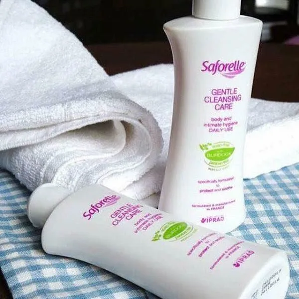 dung dịch vệ sinh phụ nữ saforelle