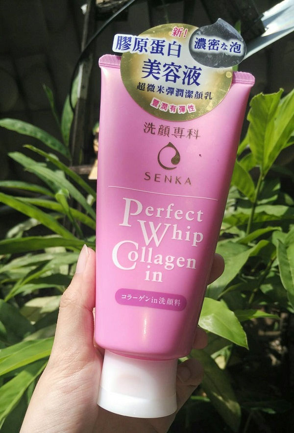 Sữa rửa mặt Senka Perfect Whip Collagen In cho da khô, lão hóa (màu hồng)
