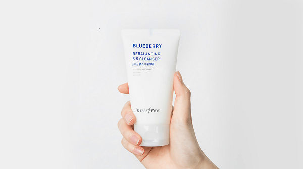 Sữa rửa mặt cho da nhạy cảm - Innisfree Blueberry Rebalancing