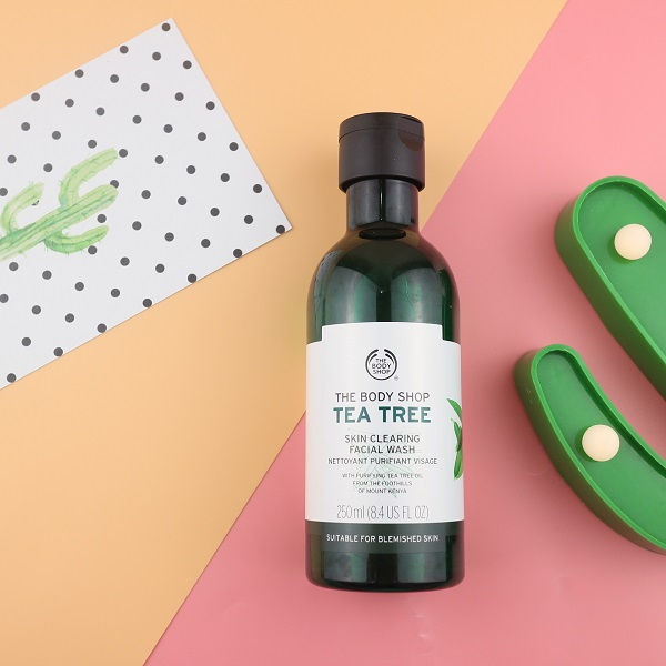 sữa rửa mặt The Body Shop Tea Tree