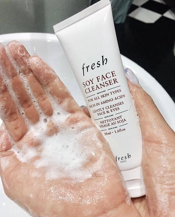 texture fresh soy face cleanser
