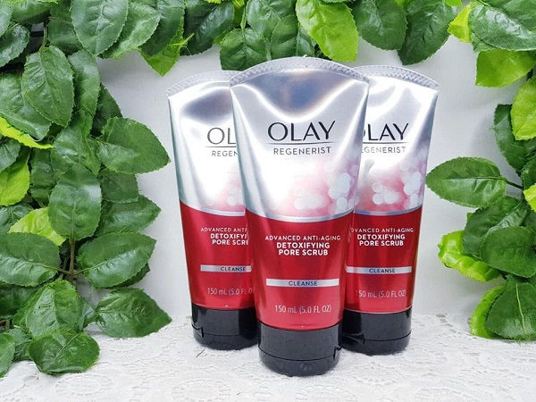 sữa rửa mặt Olay Regenerist Advanced Anti-Aging Detoxifying Pore Scrub Cleanser