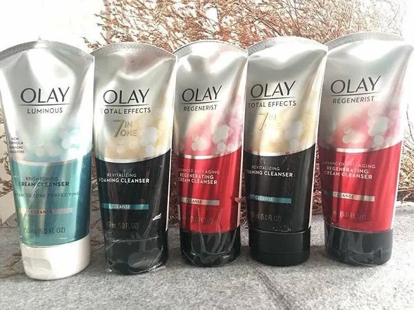 sữa rửa mặt olay