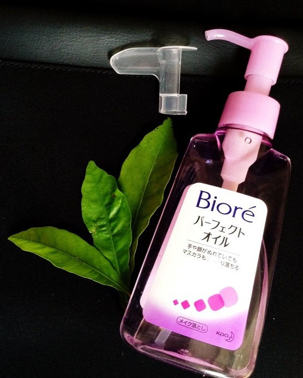 Dầu tẩy trang Biore Make-up Remover Perfect Oil review