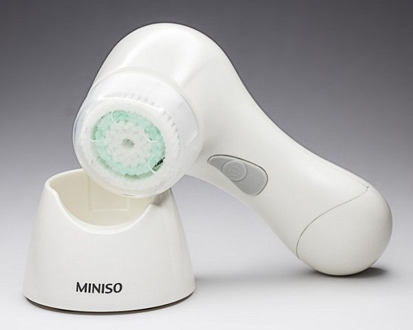 Cách sử dụng máy rửa mặt Miniso và các lưu ý cần thiết