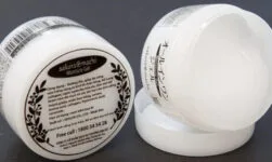 kem dưỡng mỏng lụa sakuramchi all in one moisture gel