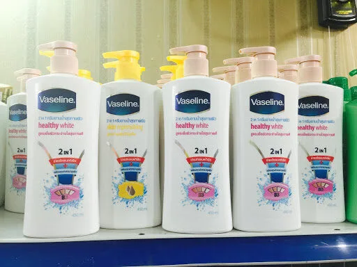 sữa tắm trắng da của vaseline