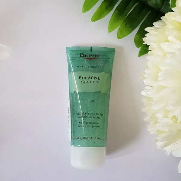 tẩy da chết eucerin pro acne solution scrub