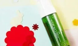 nước tẩy trang trà xanh naruko tea tree
